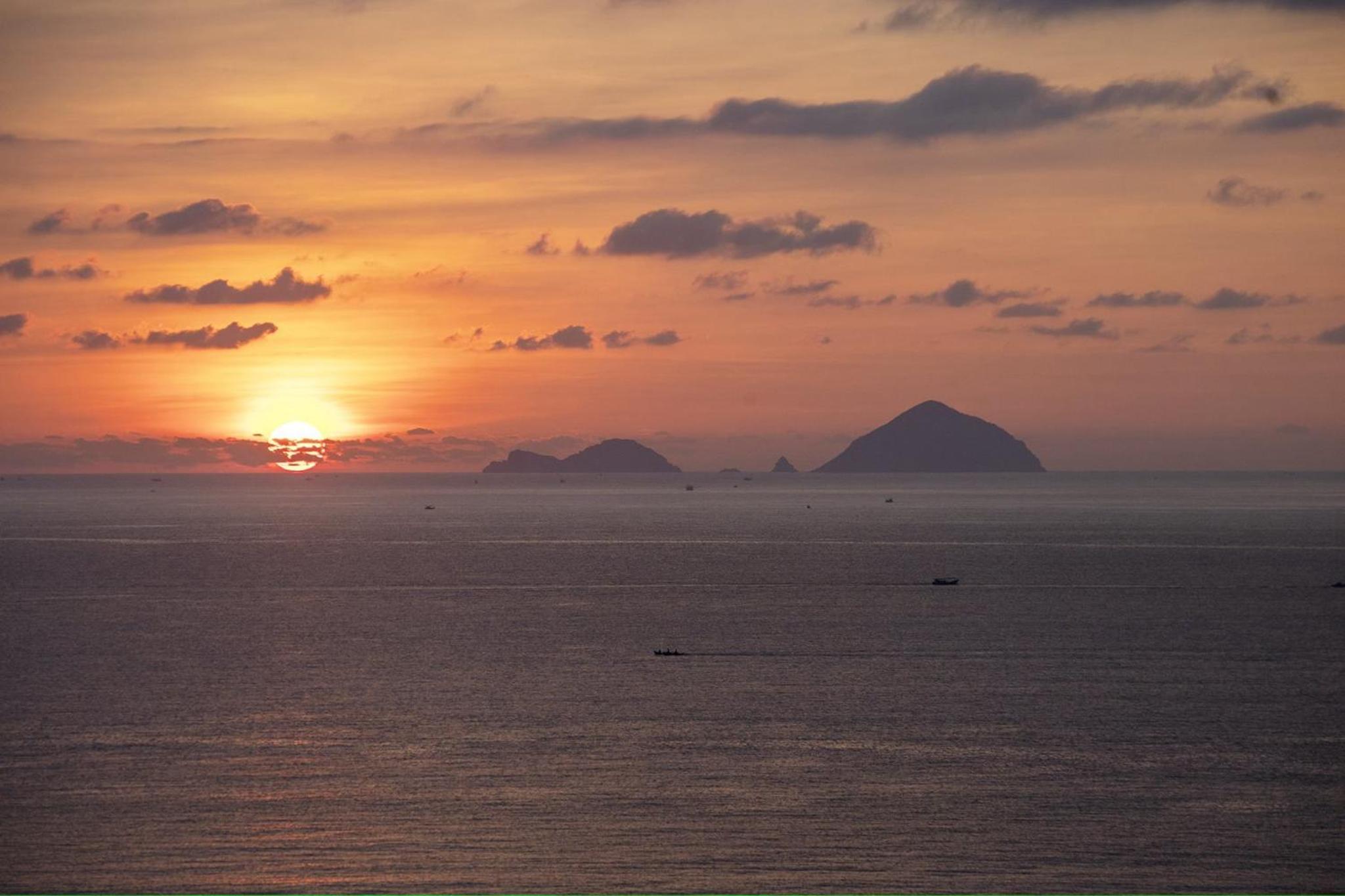 Panorama Beachfront Nha Trang by LYN Condotel