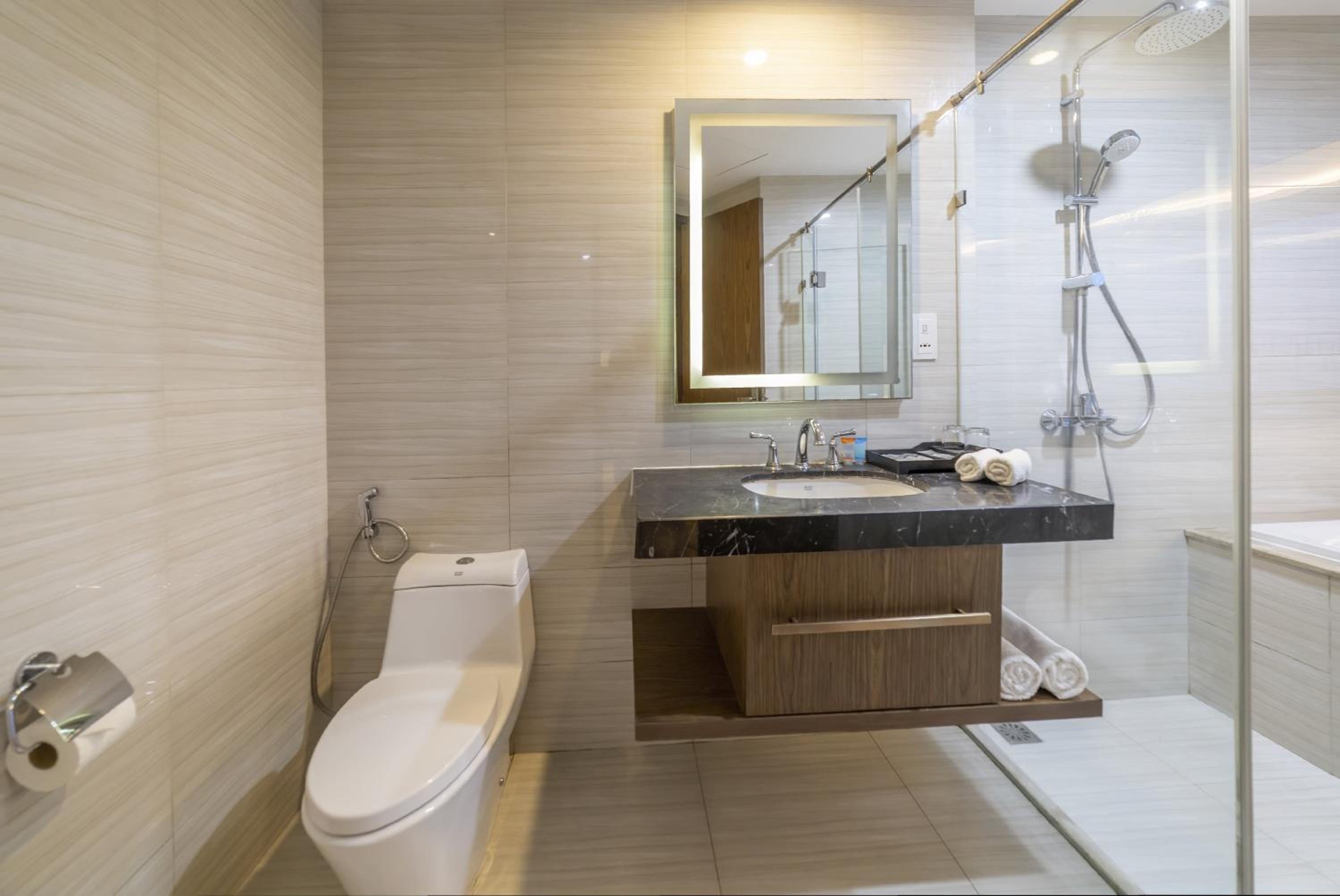 Panorama Beachfront Nha Trang by LYN Condotel