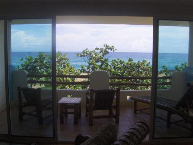 Bluefish Condo, Ocean Front, Sunrises, Pool, Hot Tub, Under New Management