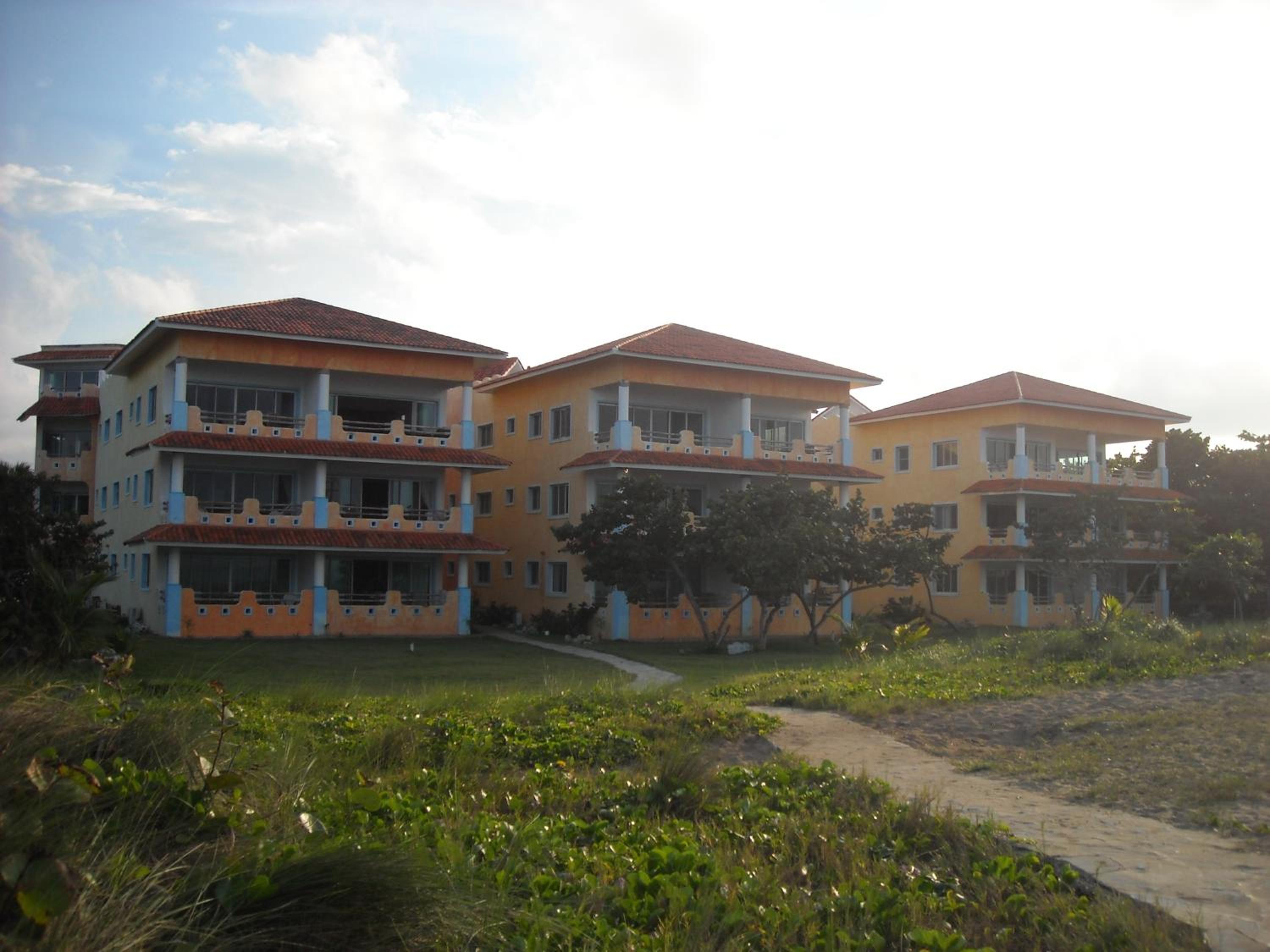Bluefish Condo, Ocean Front, Sunrises, Pool, Hot Tub, Under New Management