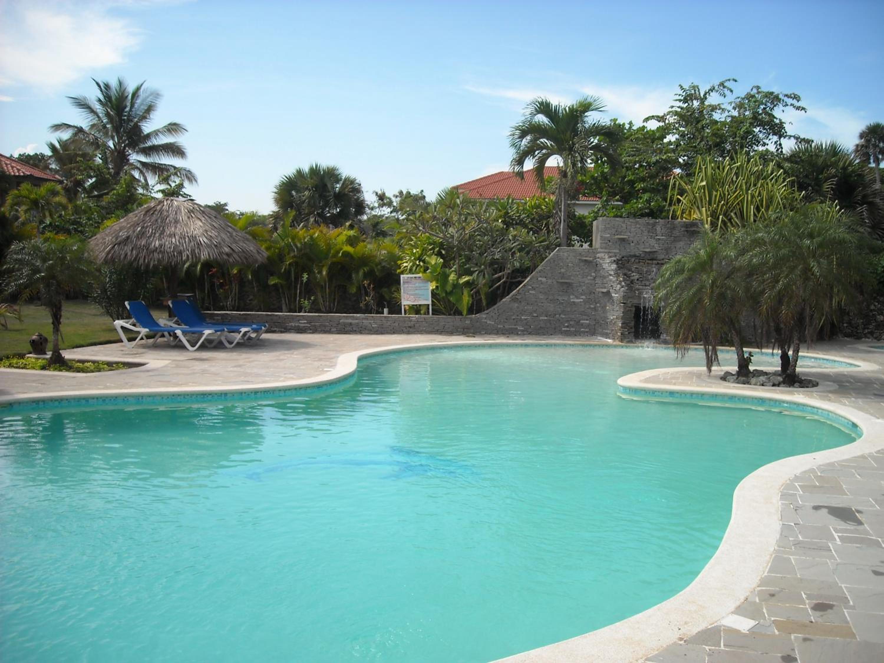 Bluefish Condo, Ocean Front, Sunrises, Pool, Hot Tub, Under New Management