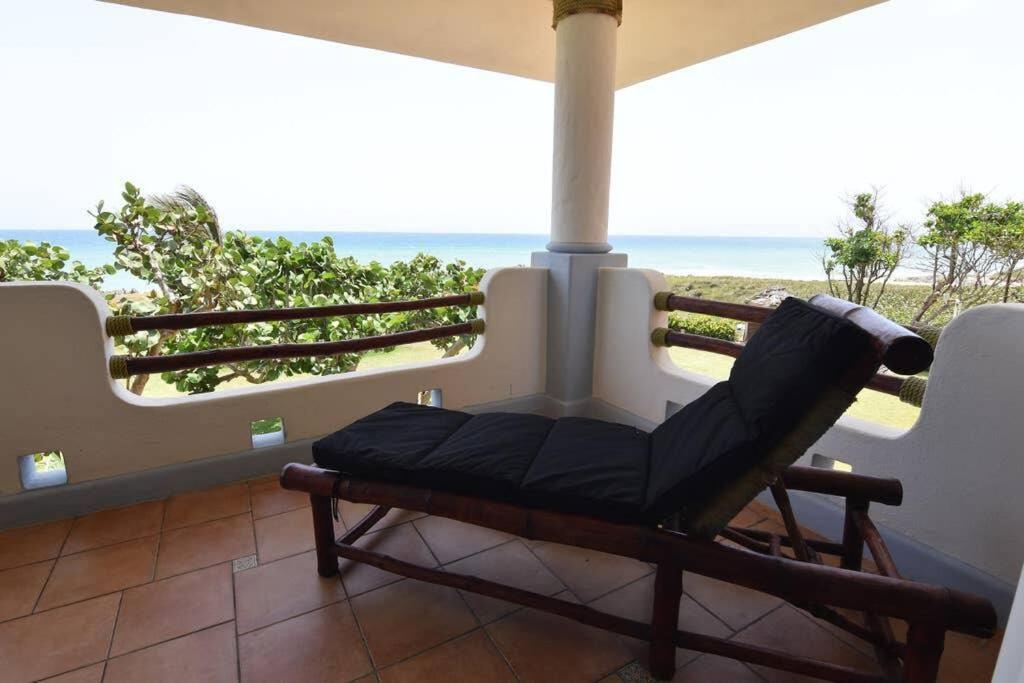 Bluefish Condo, Ocean Front, Sunrises, Pool, Hot Tub, Under New Management