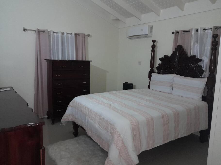 Island Escape-Stonebrook Manor