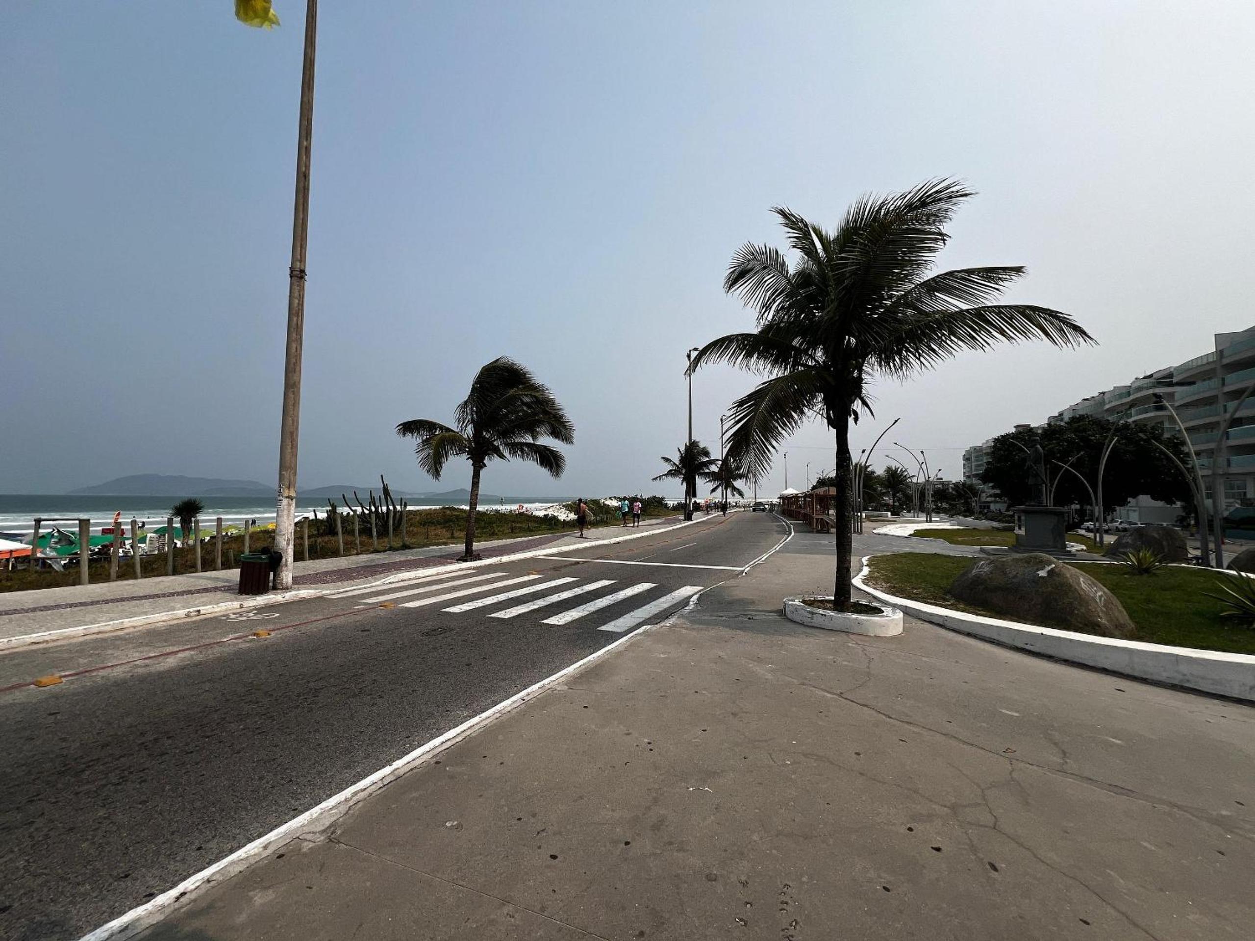 Lindo Apto Orla da Praia do Forte Cabo-Frio RJ