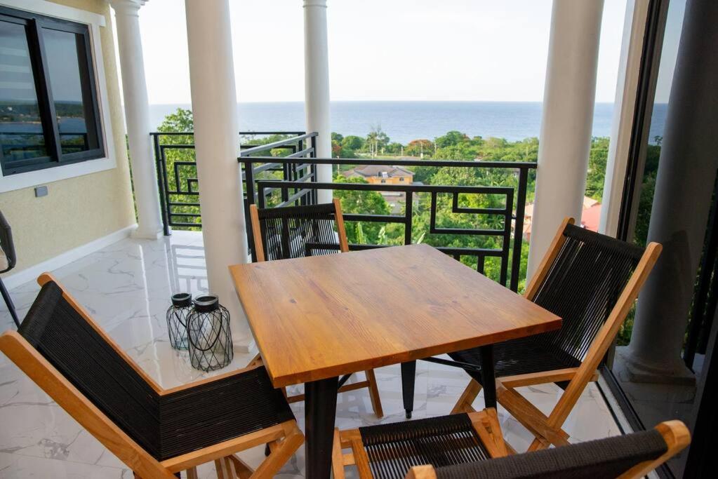Ocean View Villa, Infinity Pool, AC, Staff, Wi-Fi view 2