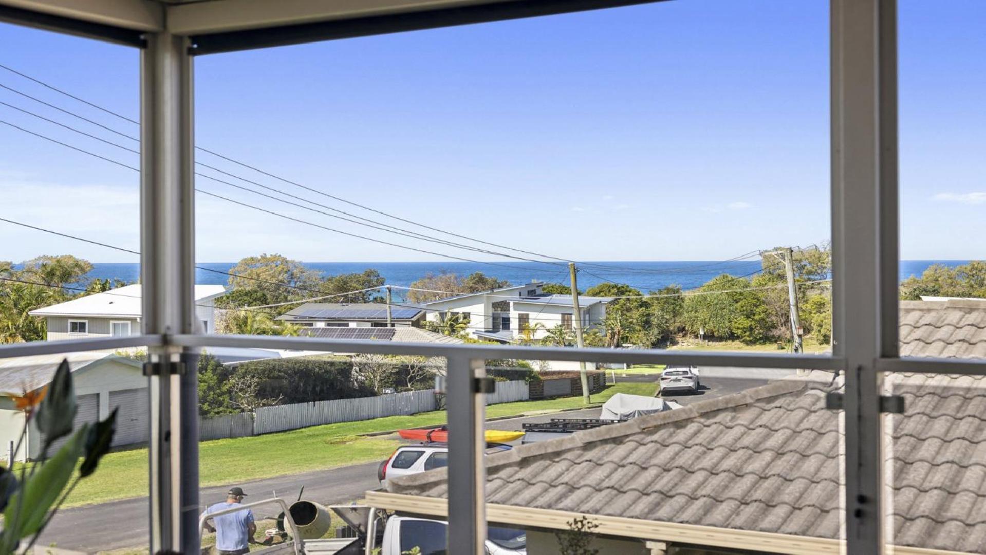 Pool, Whale - Observation - Deck, Sleeps 6, Pets