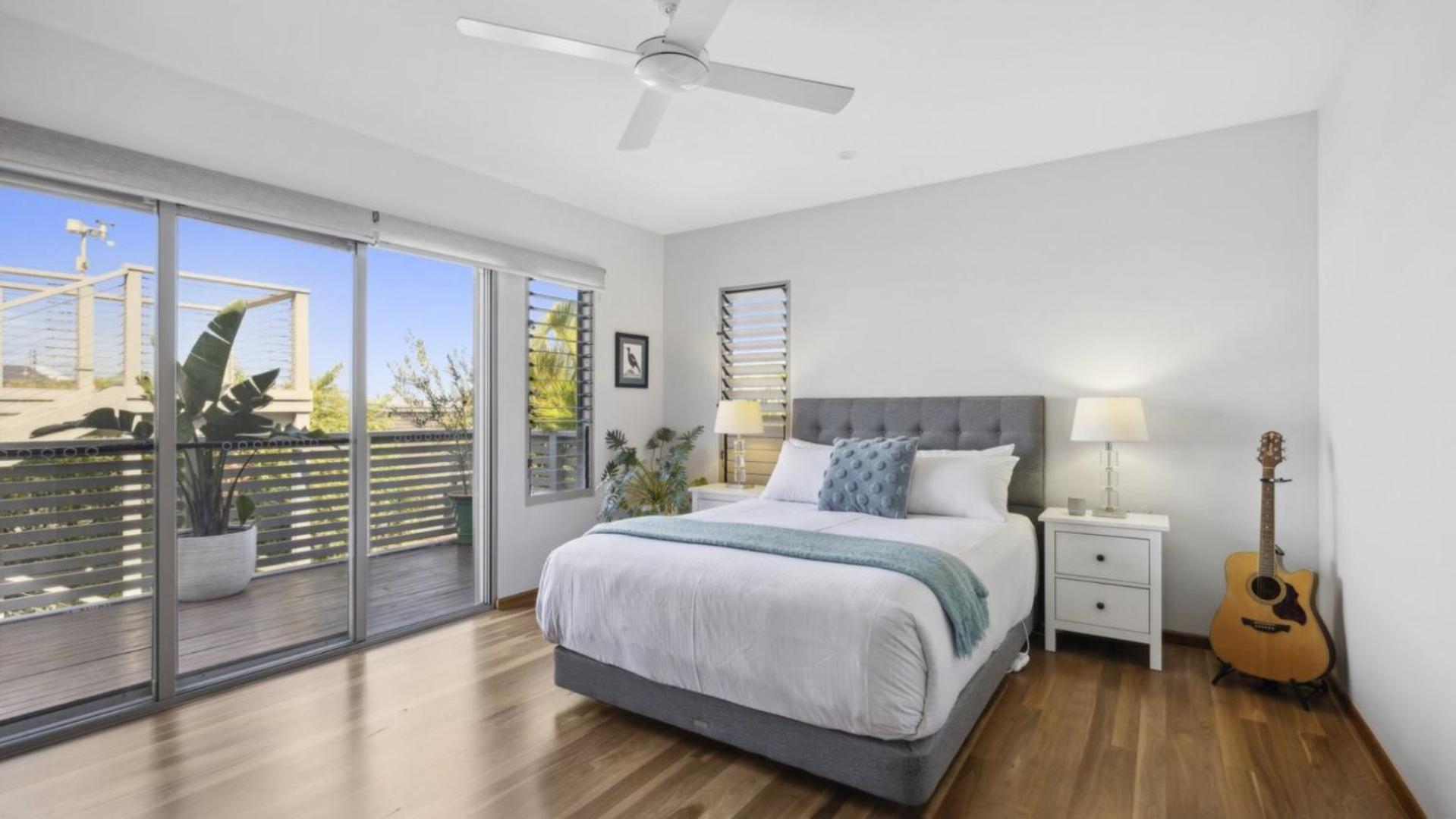 Pool, Whale - Observation - Deck, Sleeps 6, Pets