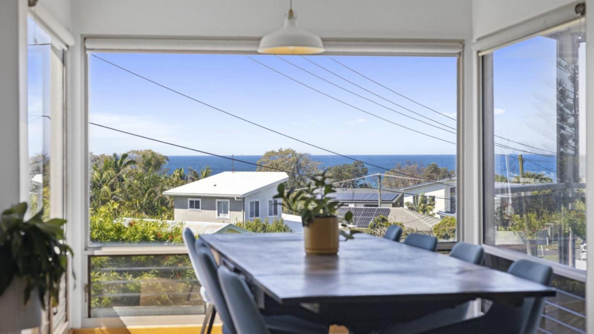 Pool, Whale - Observation - Deck, Sleeps 6, Pets