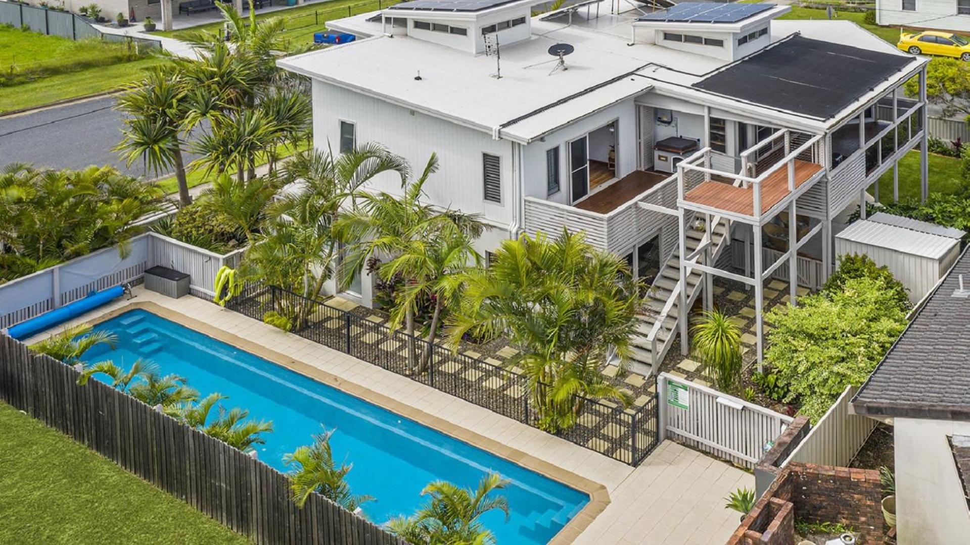 Pool, Whale - Observation - Deck, Sleeps 6, Pets