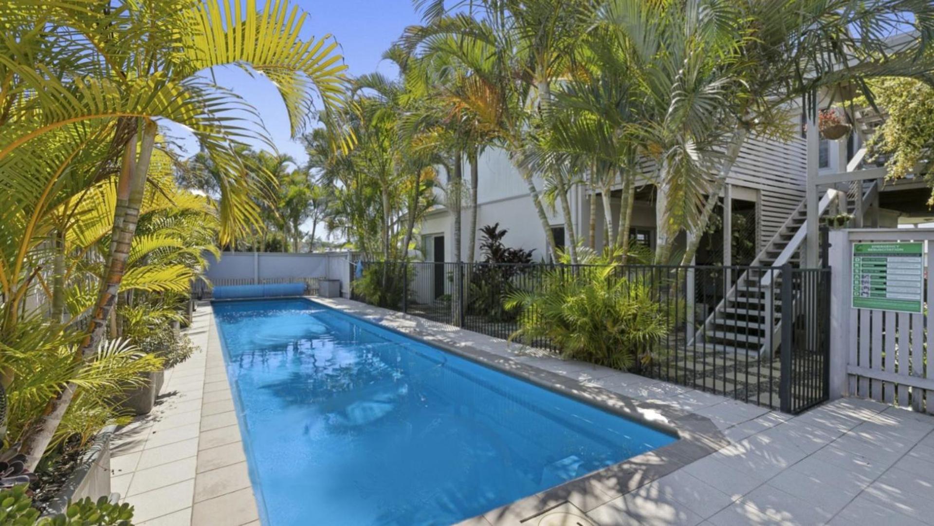 Pool, Whale - Observation - Deck, Sleeps 6, Pets