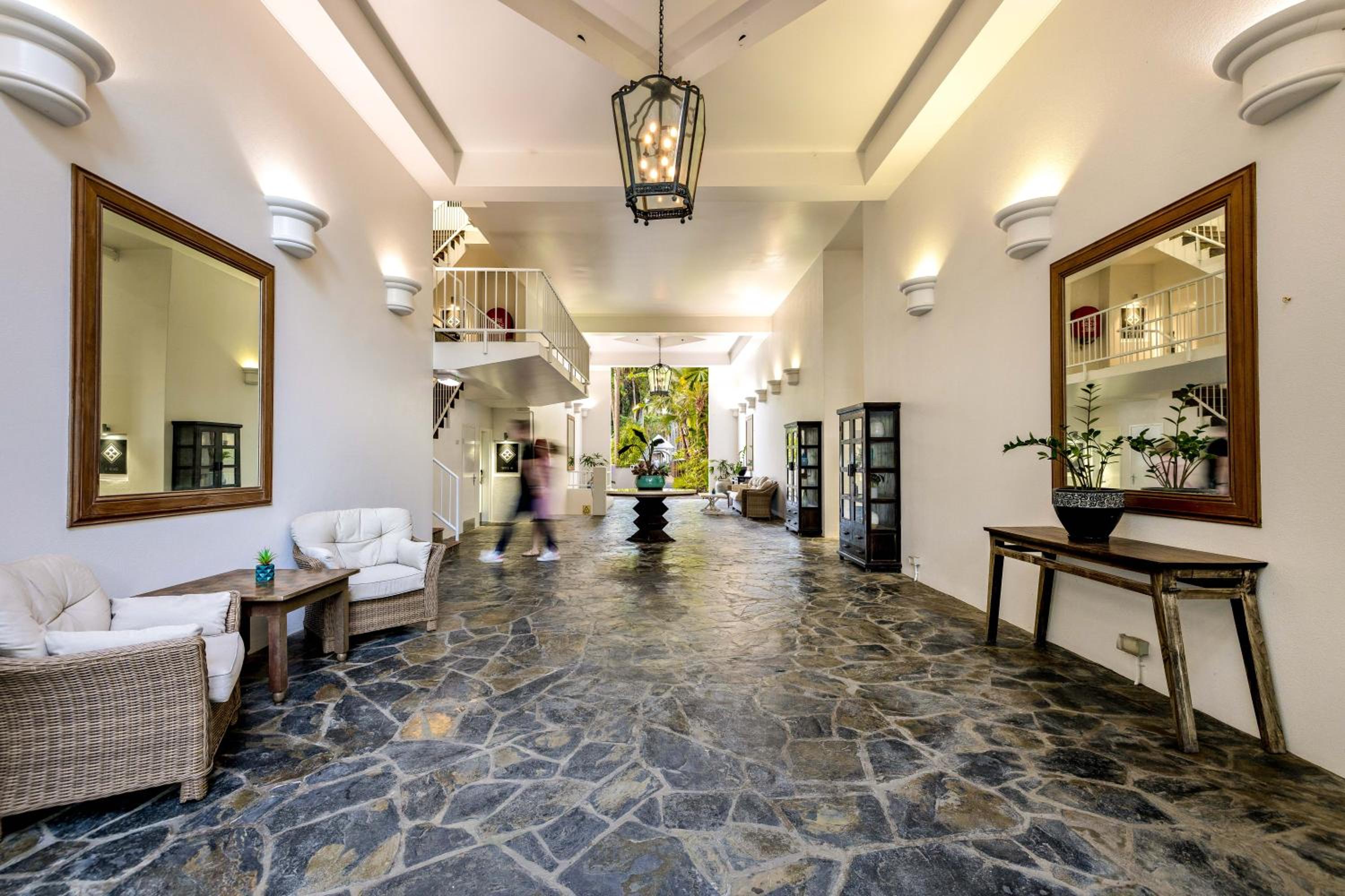 Alamanda Palm Cove by Belle Escapes