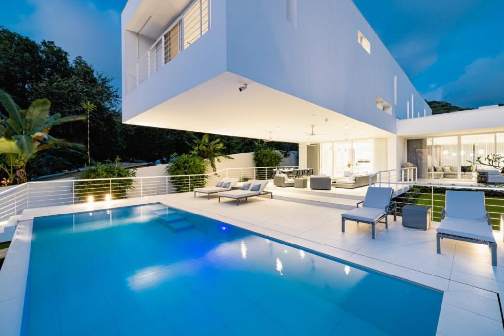 Beachfront Luxury Villa W Pool Sunset Casa De Lys
