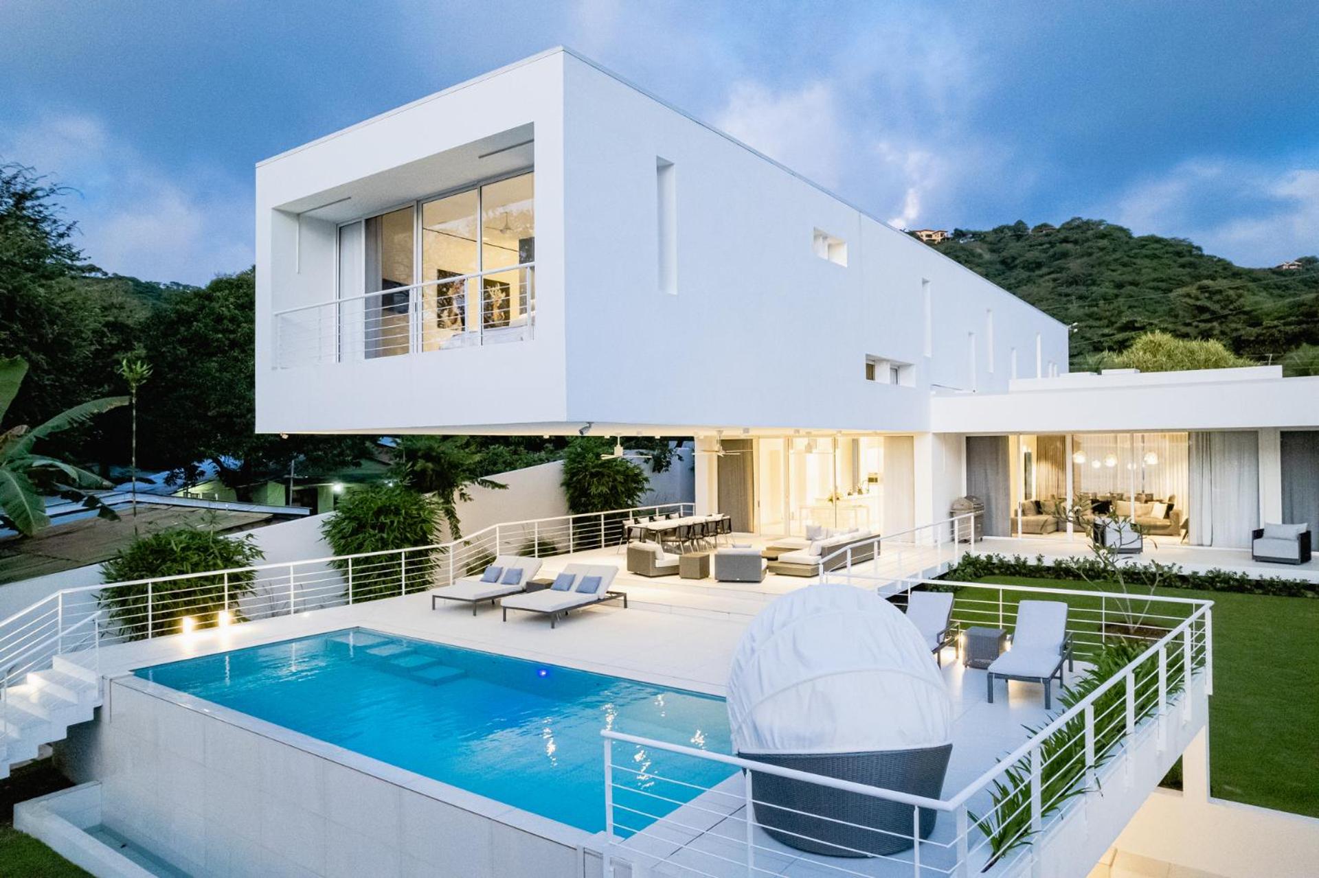 Beachfront Luxury Villa W Pool Sunset Casa De Lys