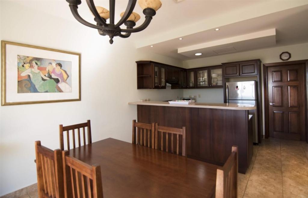 Casa De Gigi 3br Walk To Beach Homepet Friendly