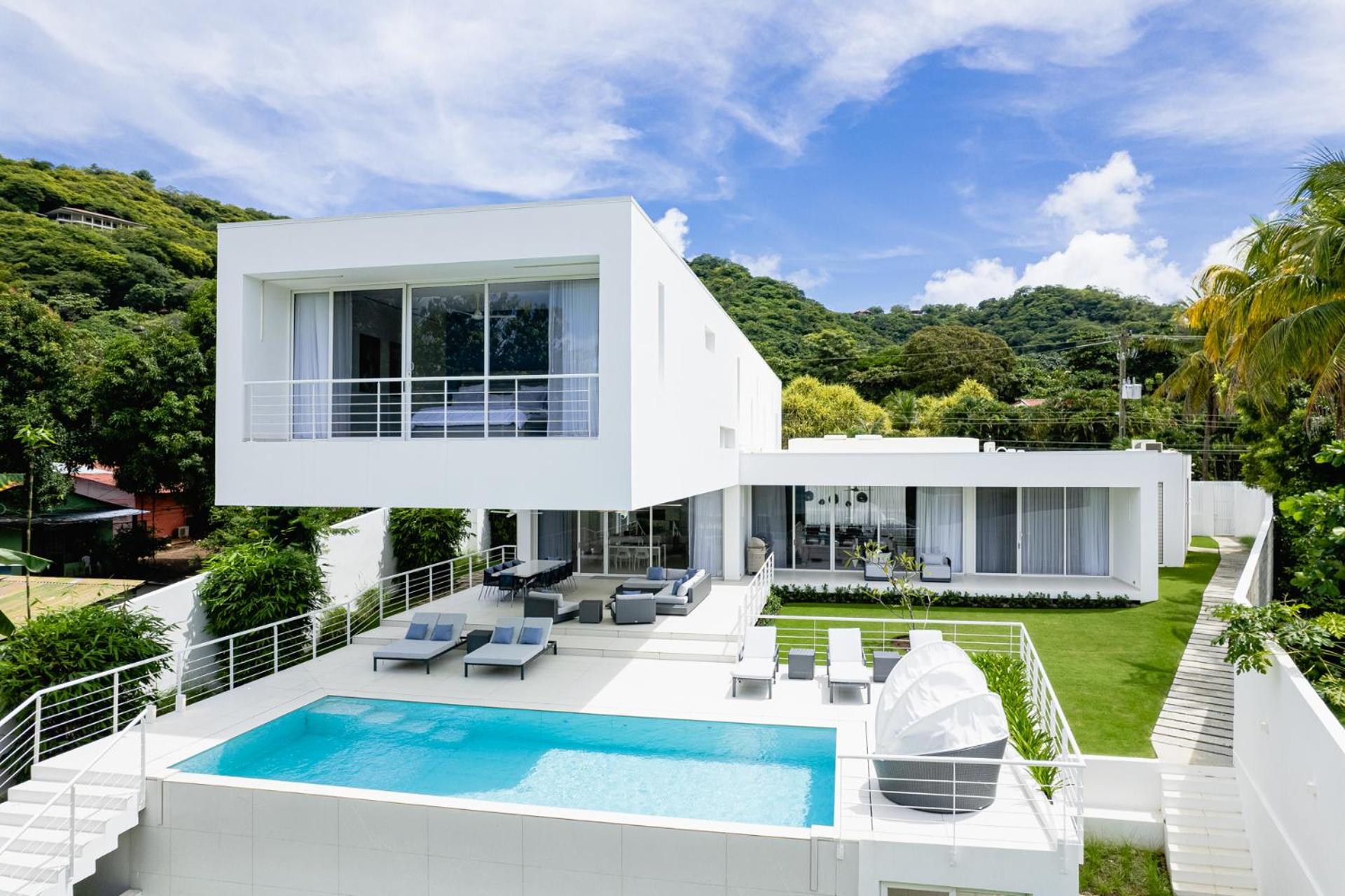 Beachfront Luxury Villa W Pool Sunset Casa De Lys