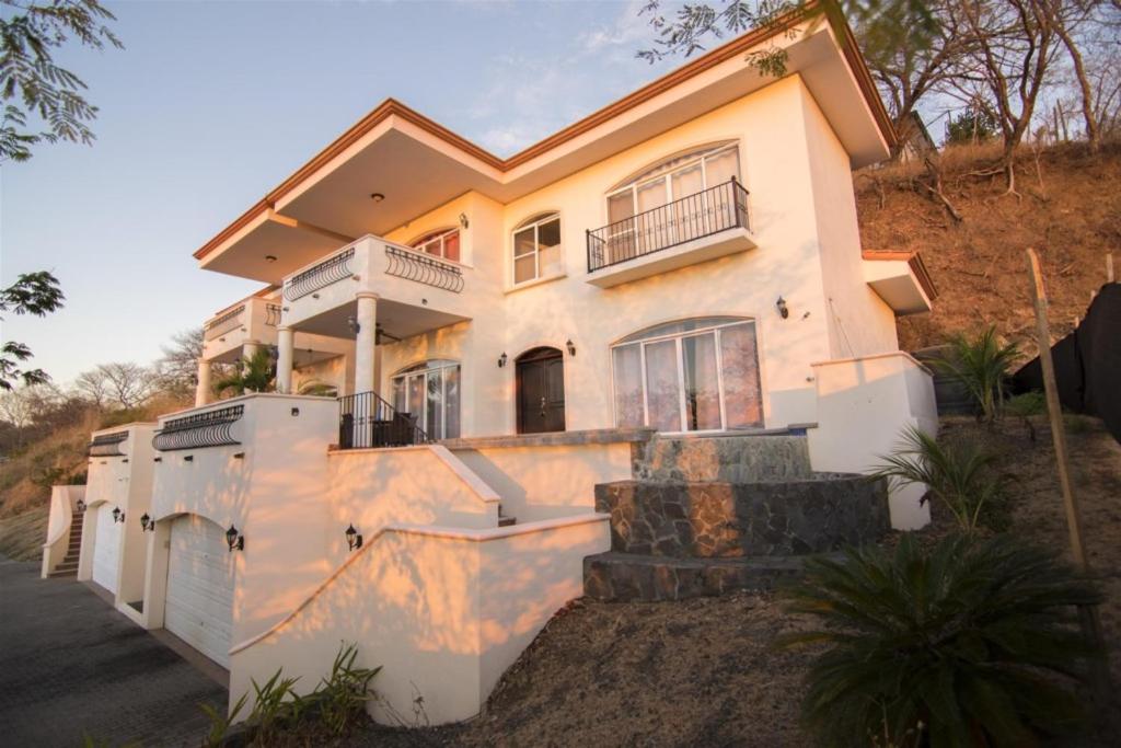 Casa De Gigi 3br Walk To Beach Homepet Friendly