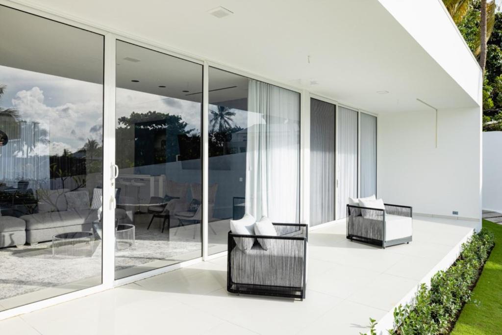 Beachfront Luxury Villa W Pool Sunset Casa De Lys
