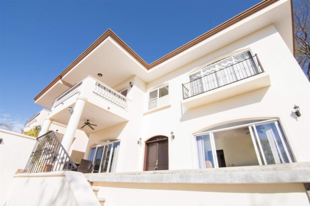 Casa De Gigi 3br Walk To Beach Homepet Friendly