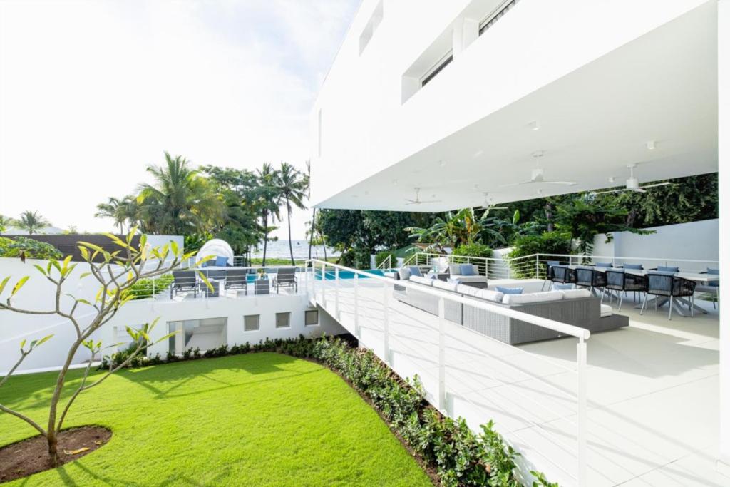 Beachfront Luxury Villa W Pool Sunset Casa De Lys