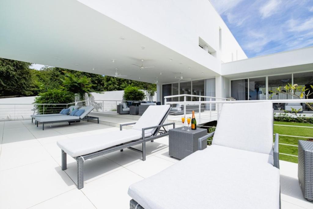 Beachfront Luxury Villa W Pool Sunset Casa De Lys