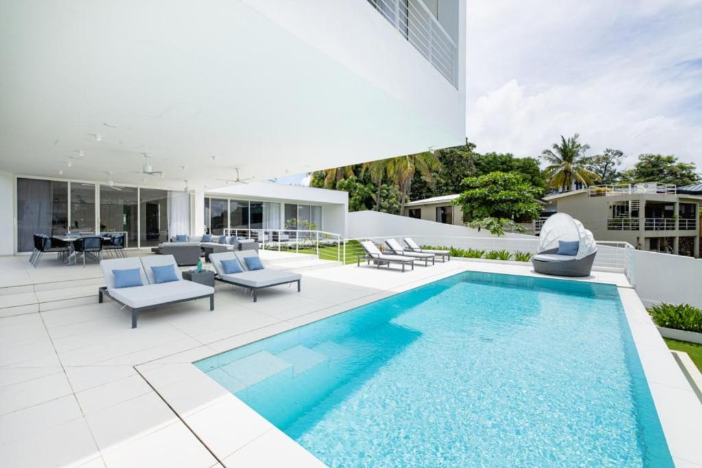 Beachfront Luxury Villa W Pool Sunset Casa De Lys