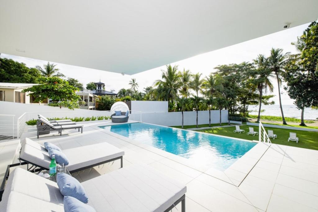 Beachfront Luxury Villa W Pool Sunset Casa De Lys