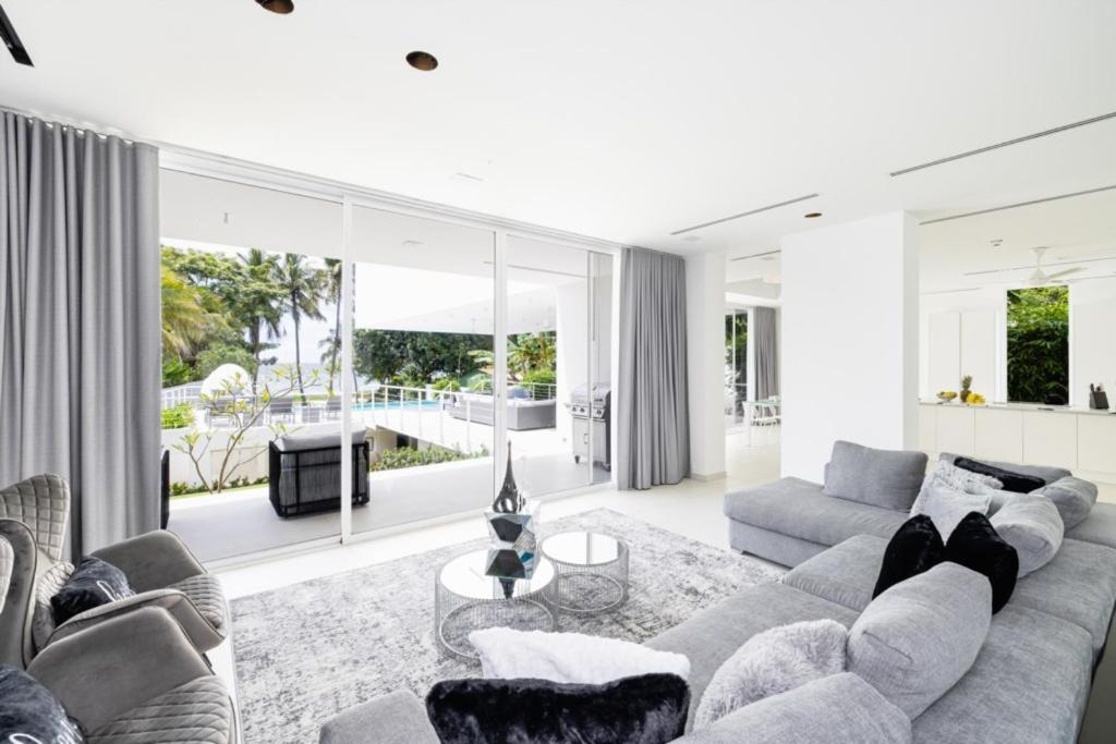 Beachfront Luxury Villa W Pool Sunset Casa De Lys