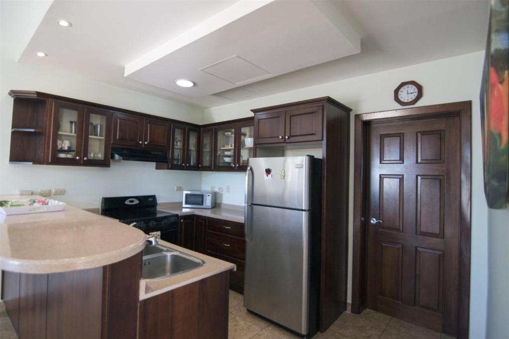 Casa De Gigi 3br Walk To Beach Homepet Friendly