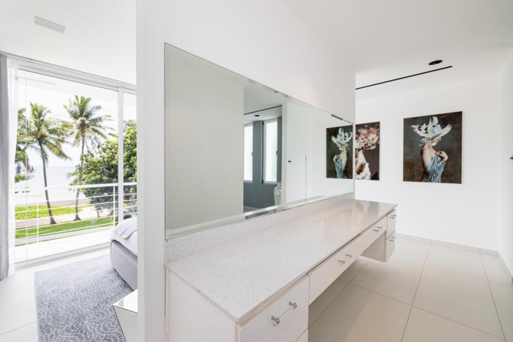 Beachfront Luxury Villa W Pool Sunset Casa De Lys