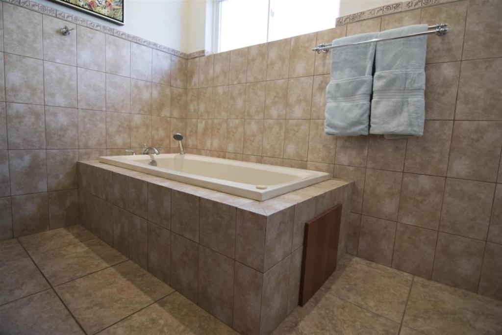 Casa De Gigi 3br Walk To Beach Homepet Friendly