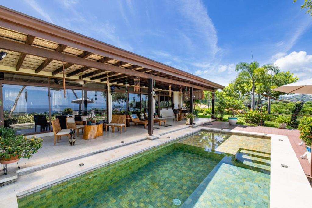 Little Dubai 4-br Ocean View Pacifico