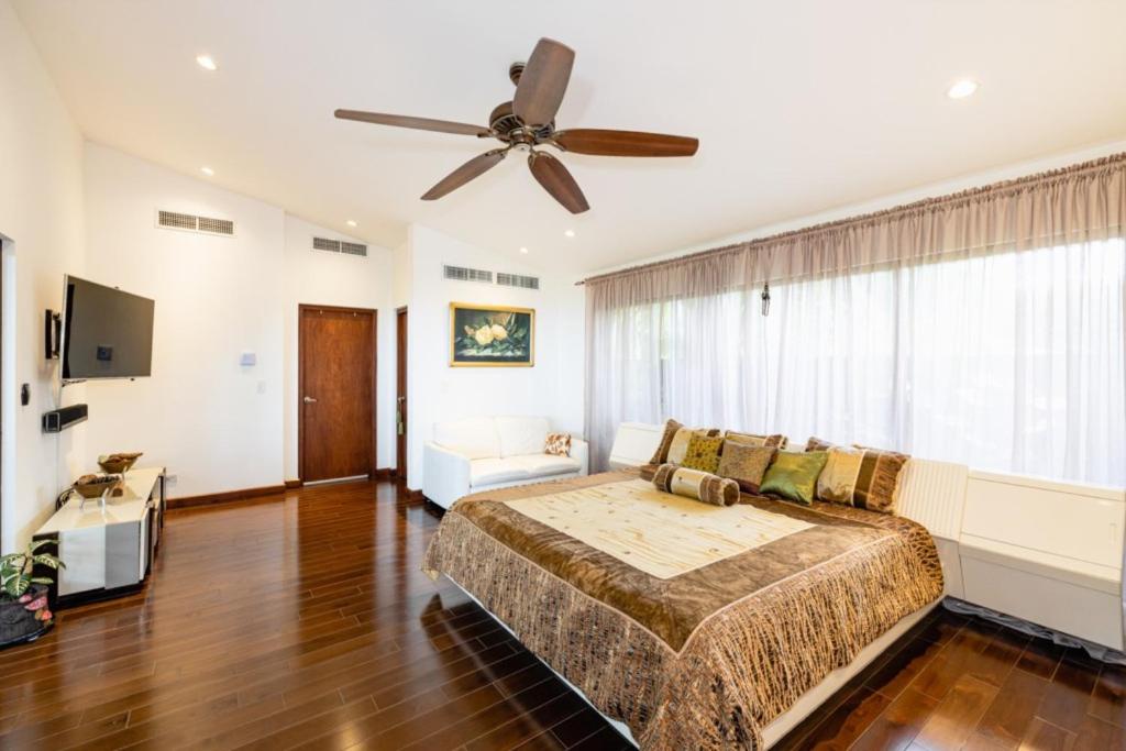 Little Dubai 4-br Ocean View Pacifico