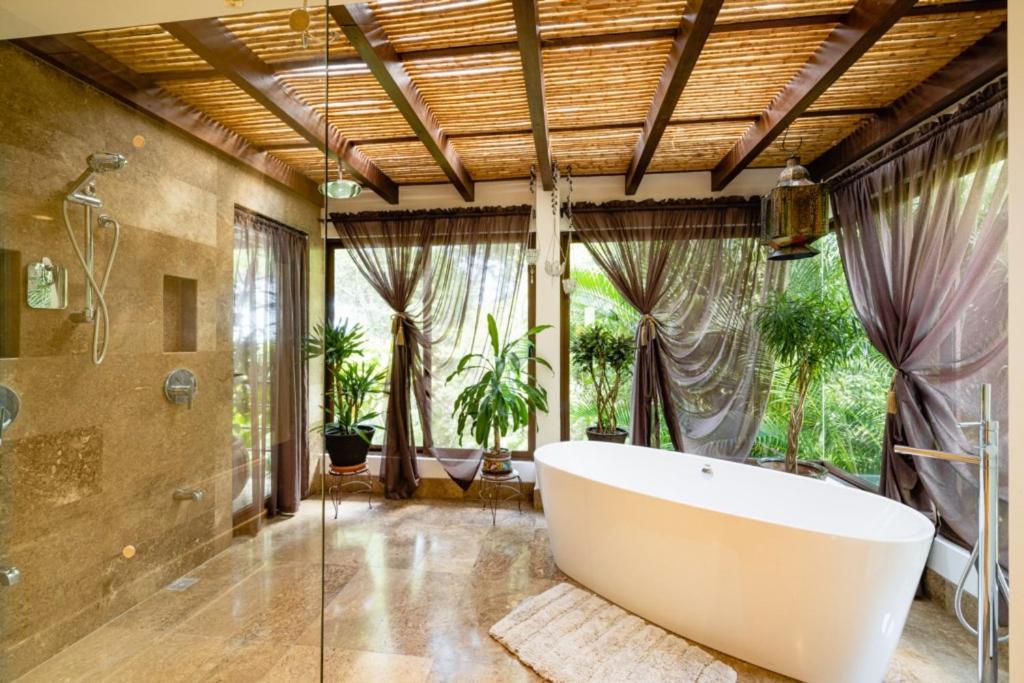 Little Dubai 4-br Ocean View Pacifico