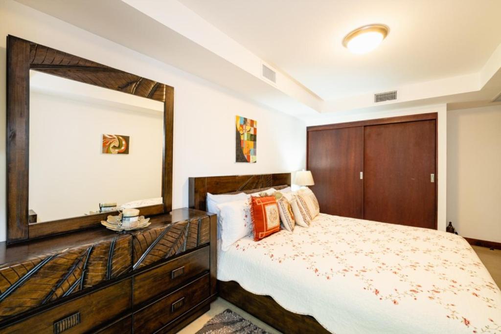 Little Dubai 4-br Ocean View Pacifico