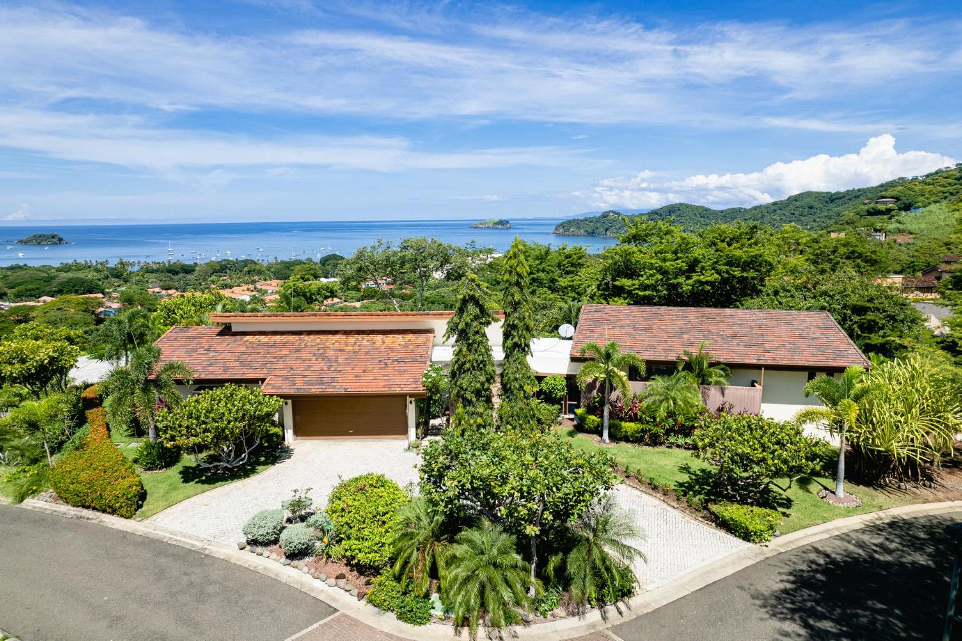 Little Dubai 4-br Ocean View Pacifico