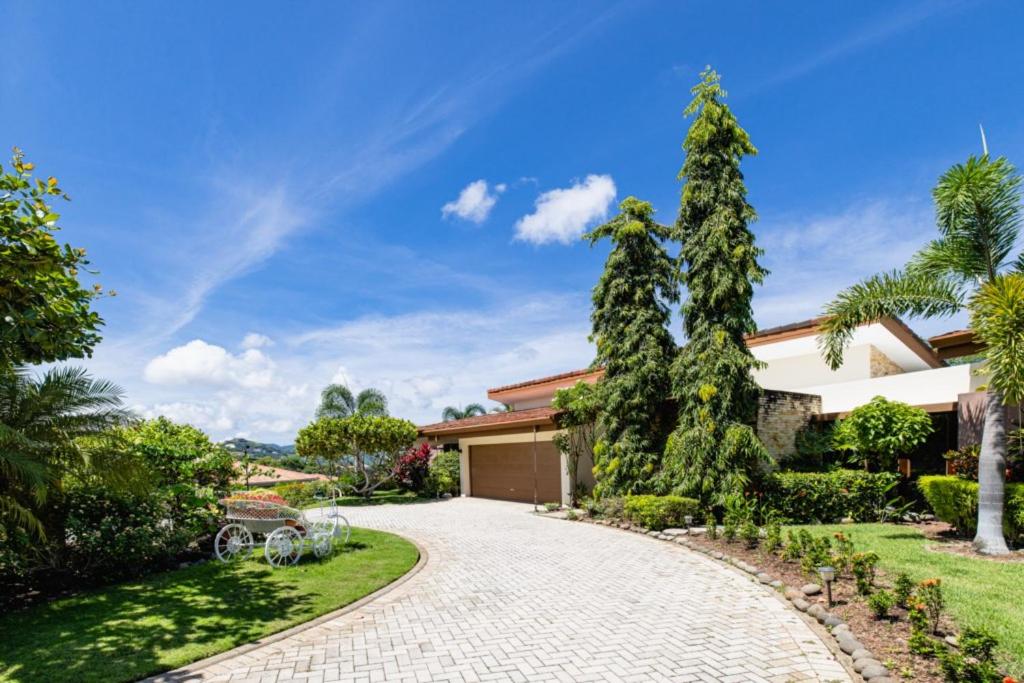 Little Dubai 4-br Ocean View Pacifico