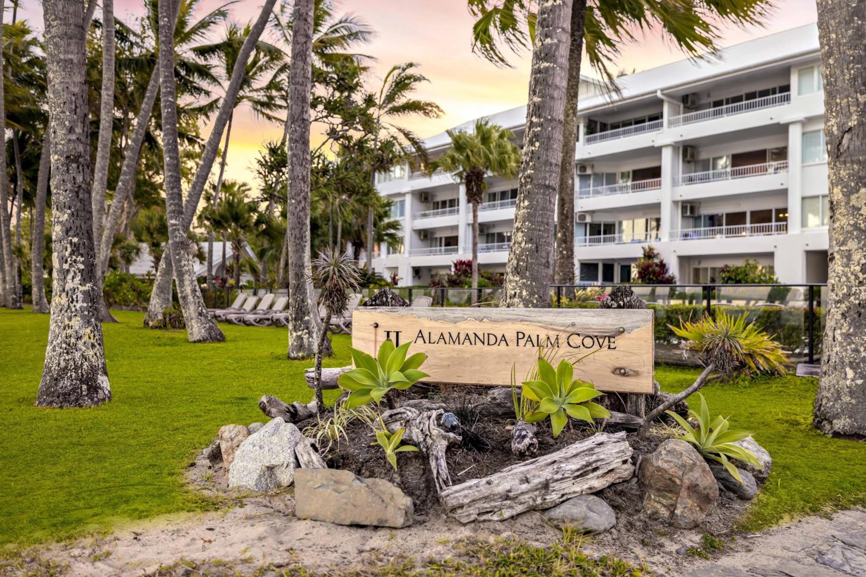 Alamanda Palm Cove by Belle Escapes