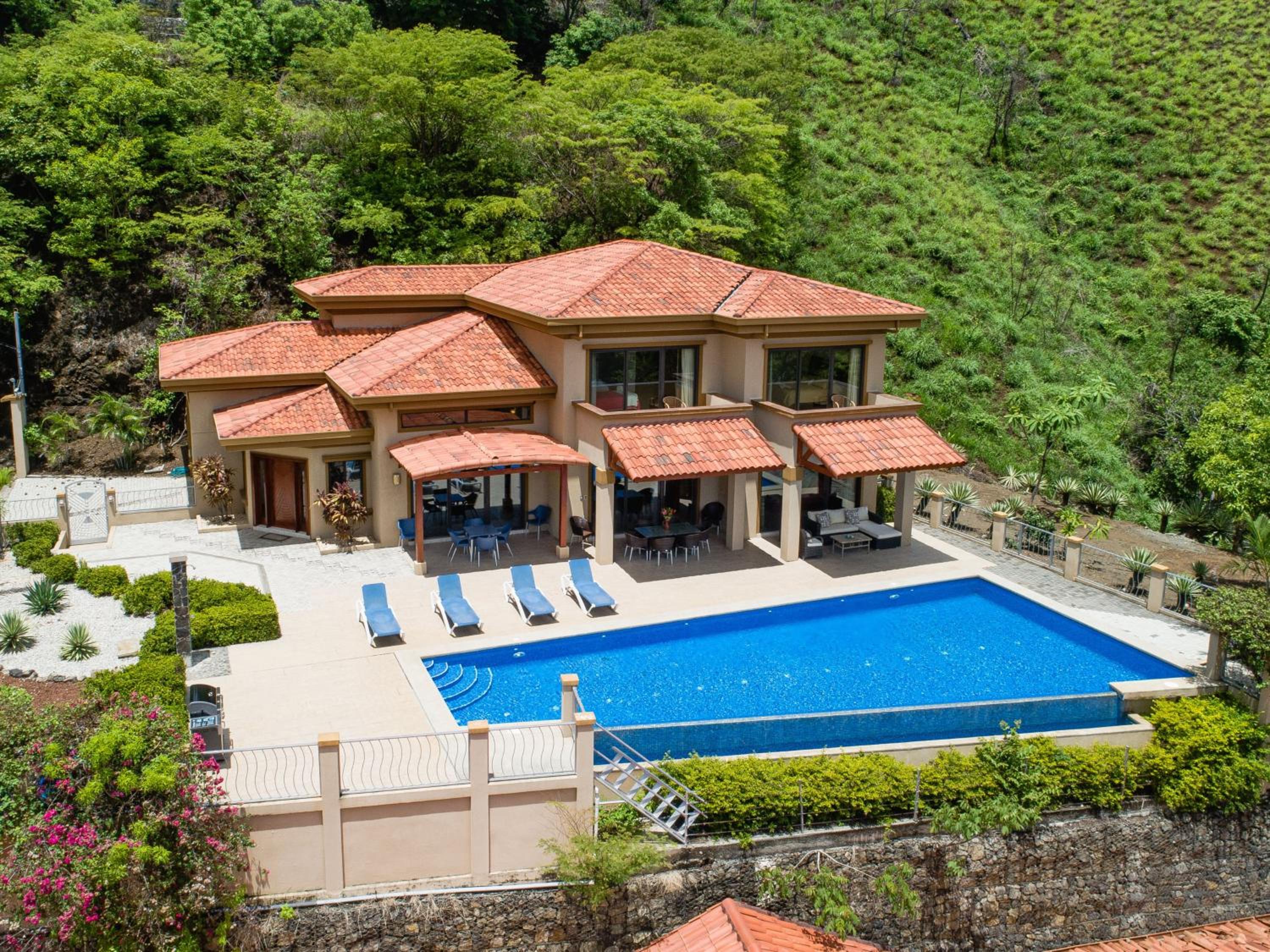 Casa Antonelli 4br Infinity Pool Pet Friendly