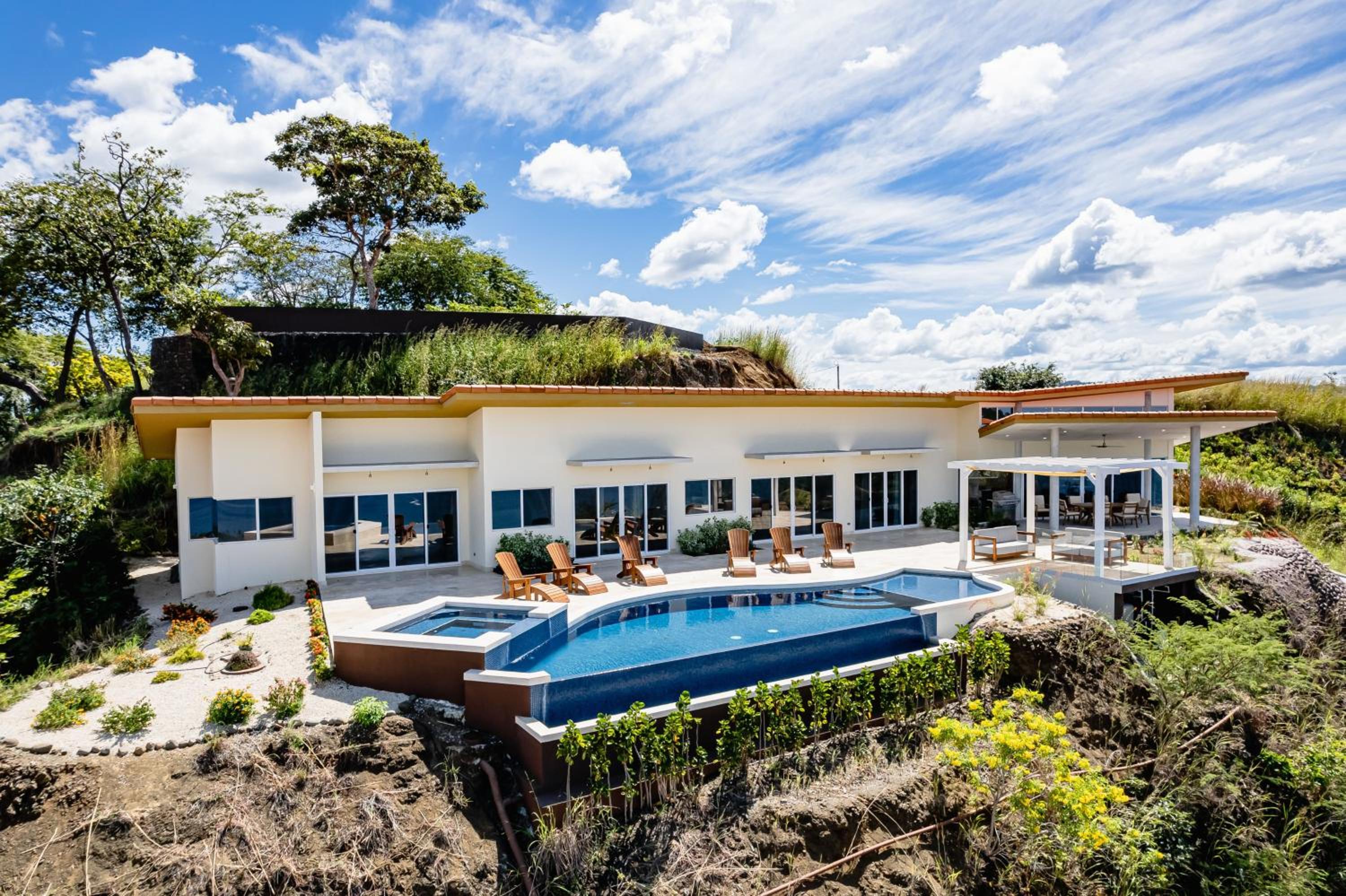 Casa Mulira Modern 4BR Ocean View Villa