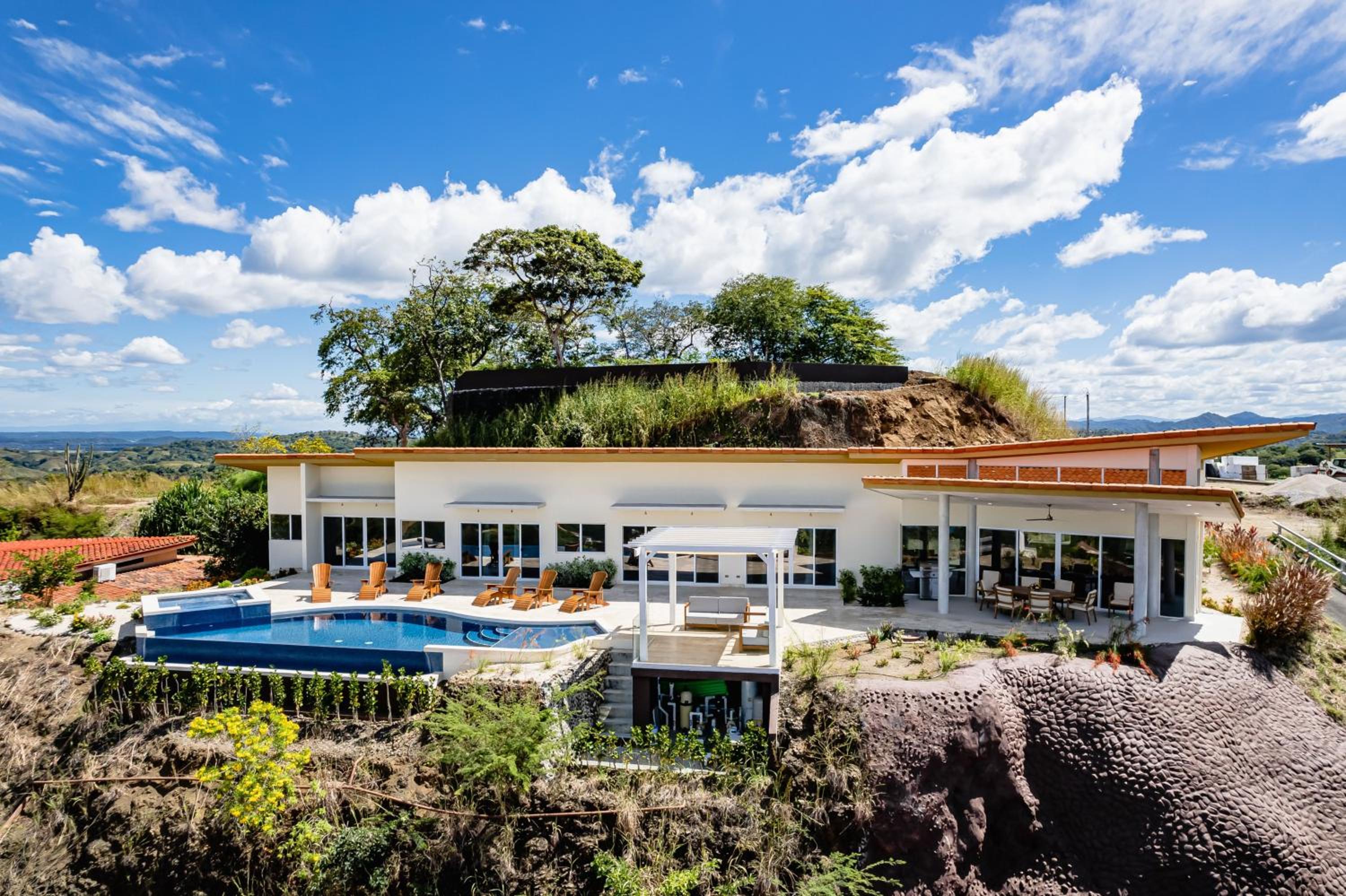 Casa Mulira Modern 4BR Ocean View Villa
