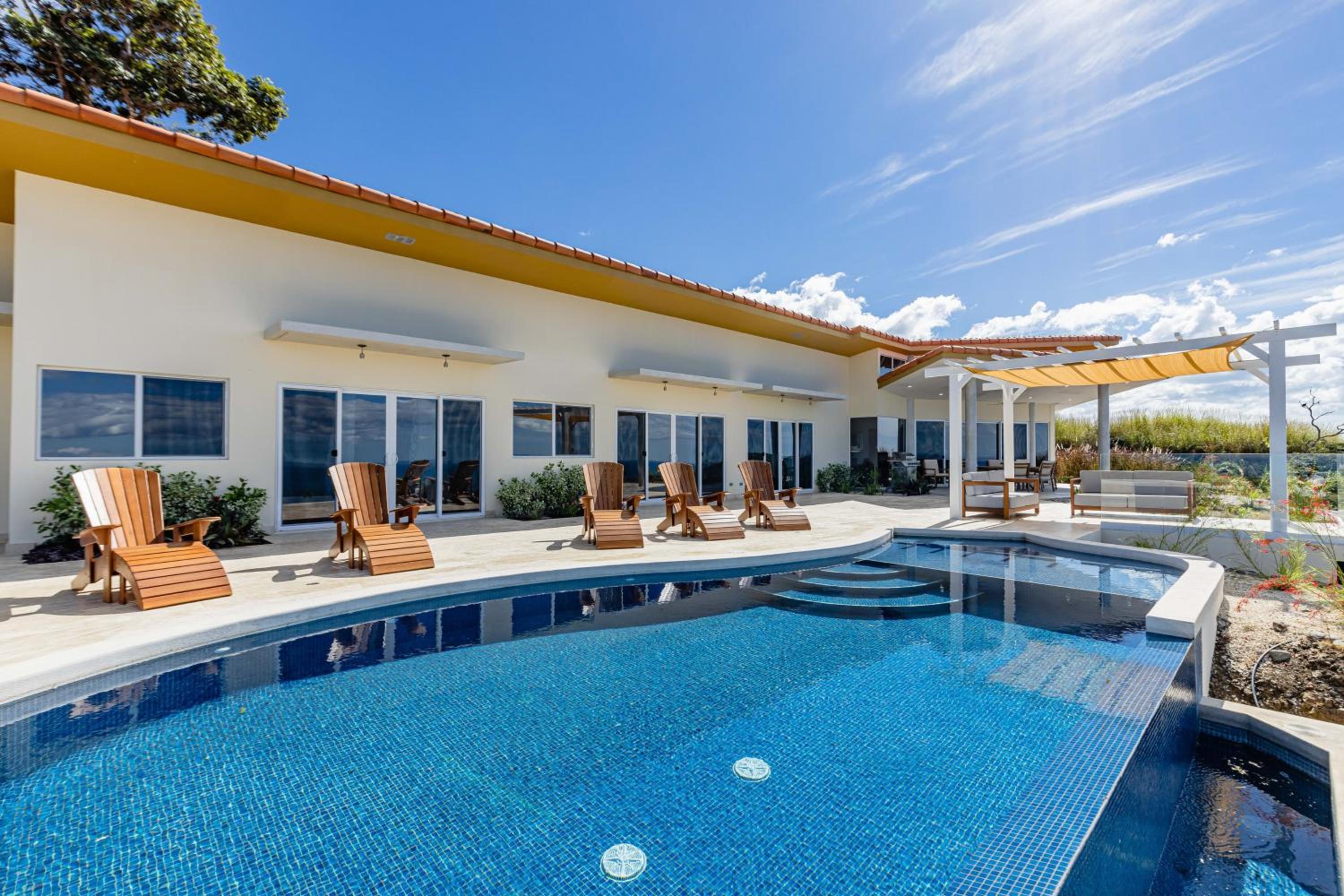 Casa Mulira Modern 4BR Ocean View Villa