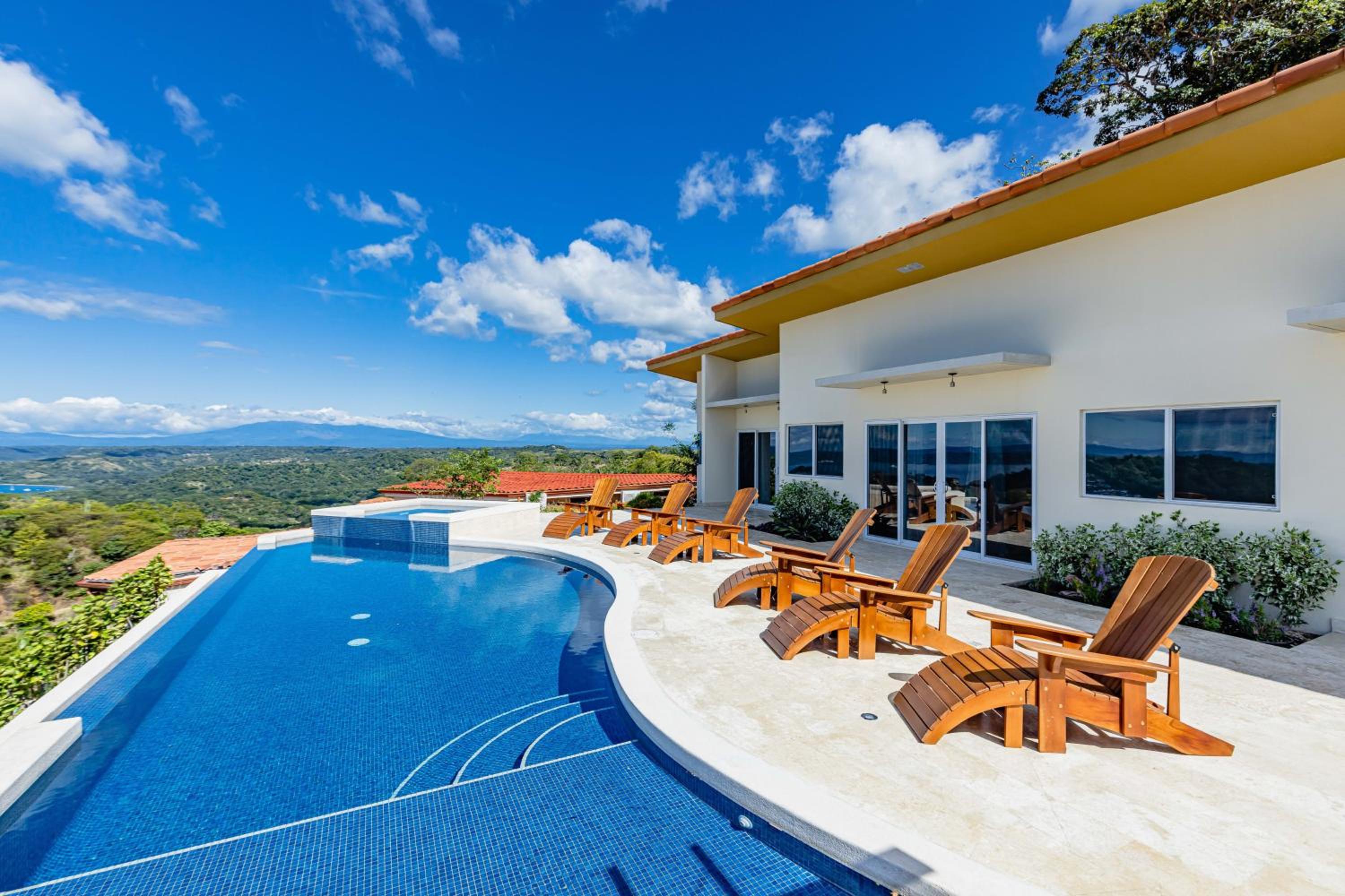 Casa Mulira Modern 4BR Ocean View Villa