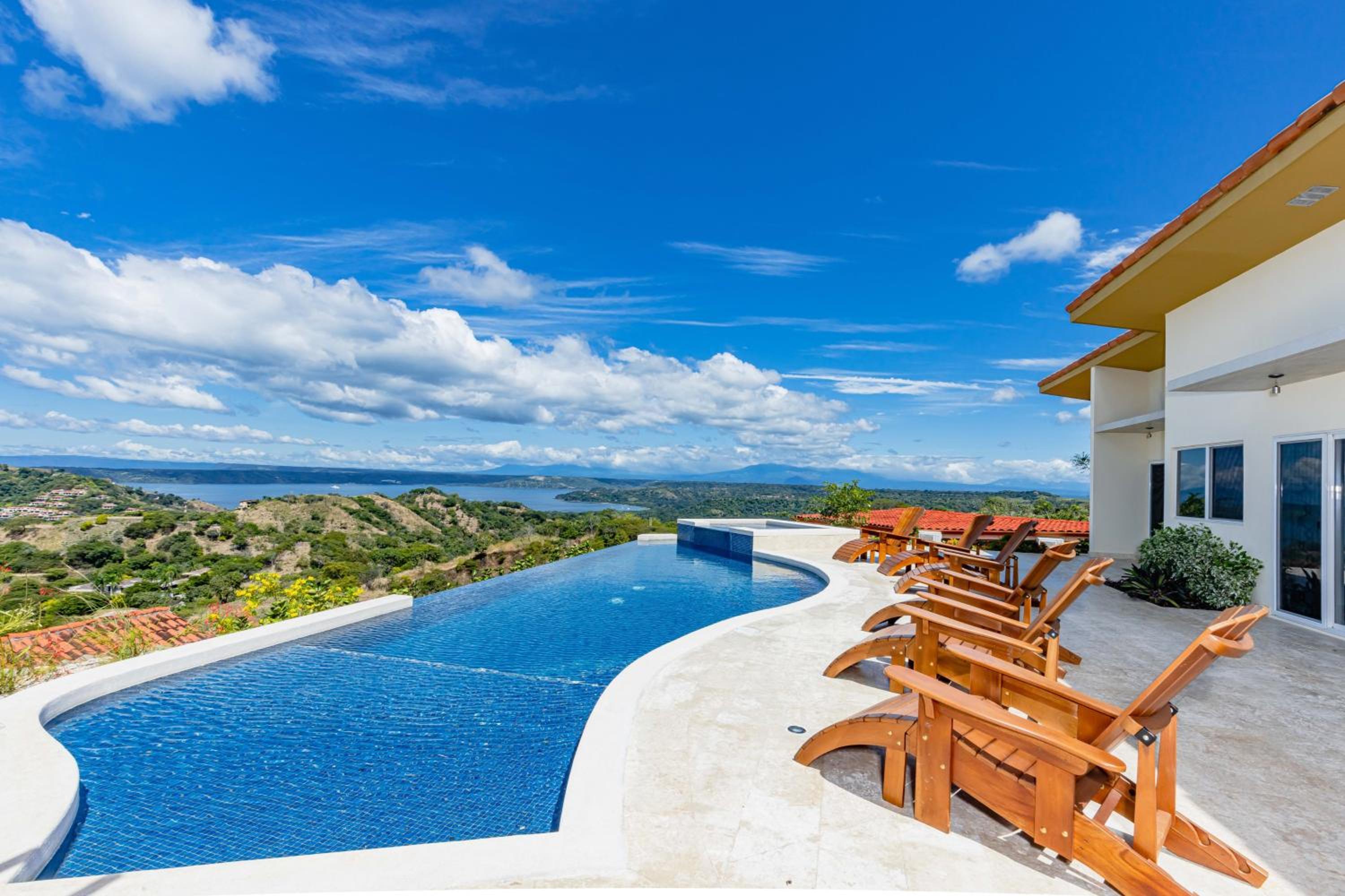 Casa Mulira Modern 4BR Ocean View Villa