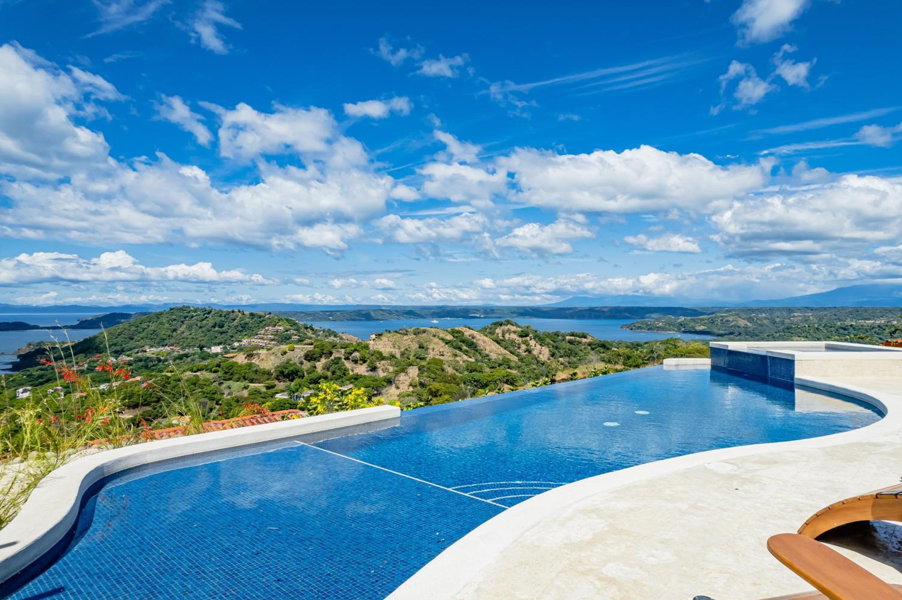 Casa Mulira Modern 4BR Ocean View Villa