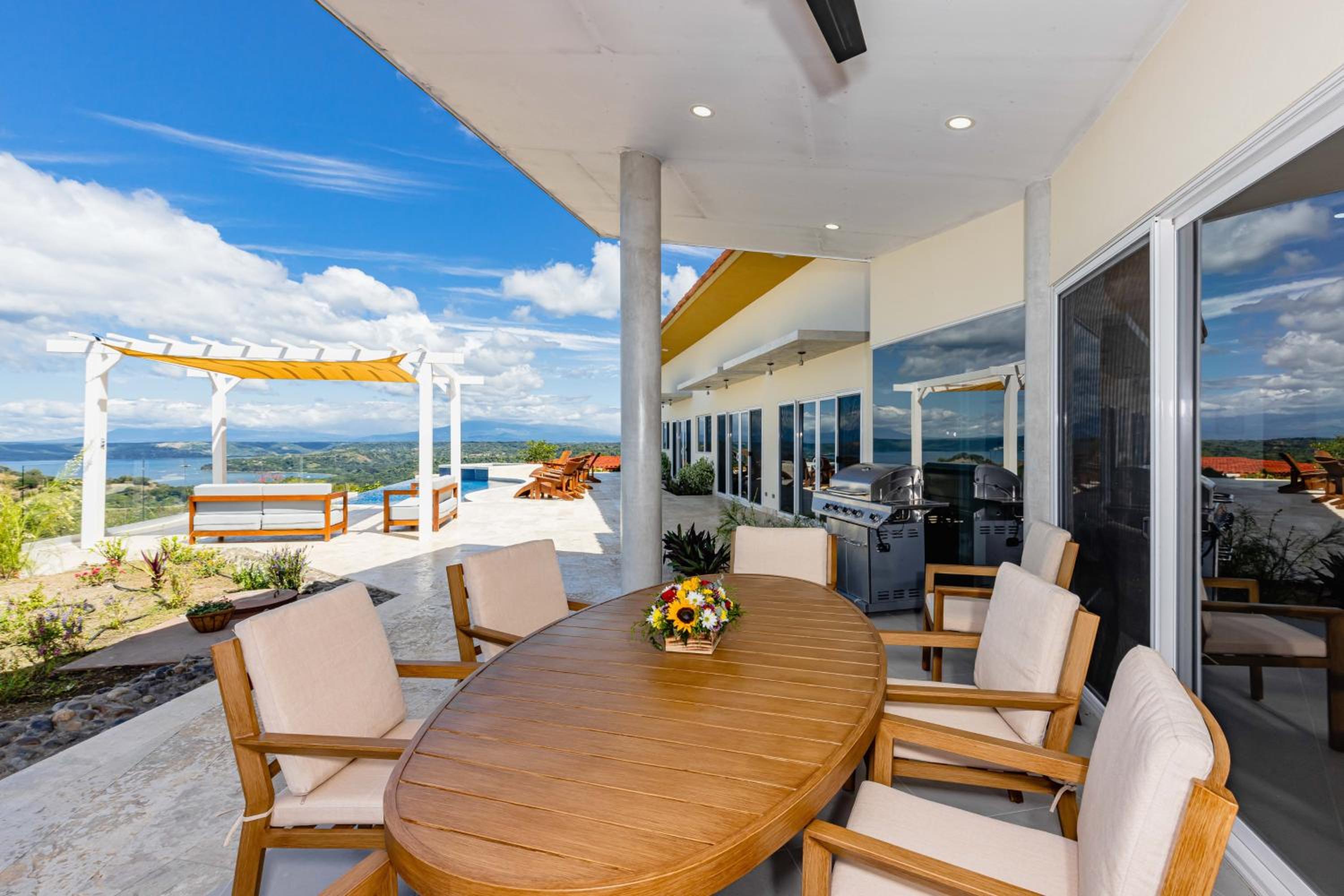 Casa Mulira Modern 4BR Ocean View Villa
