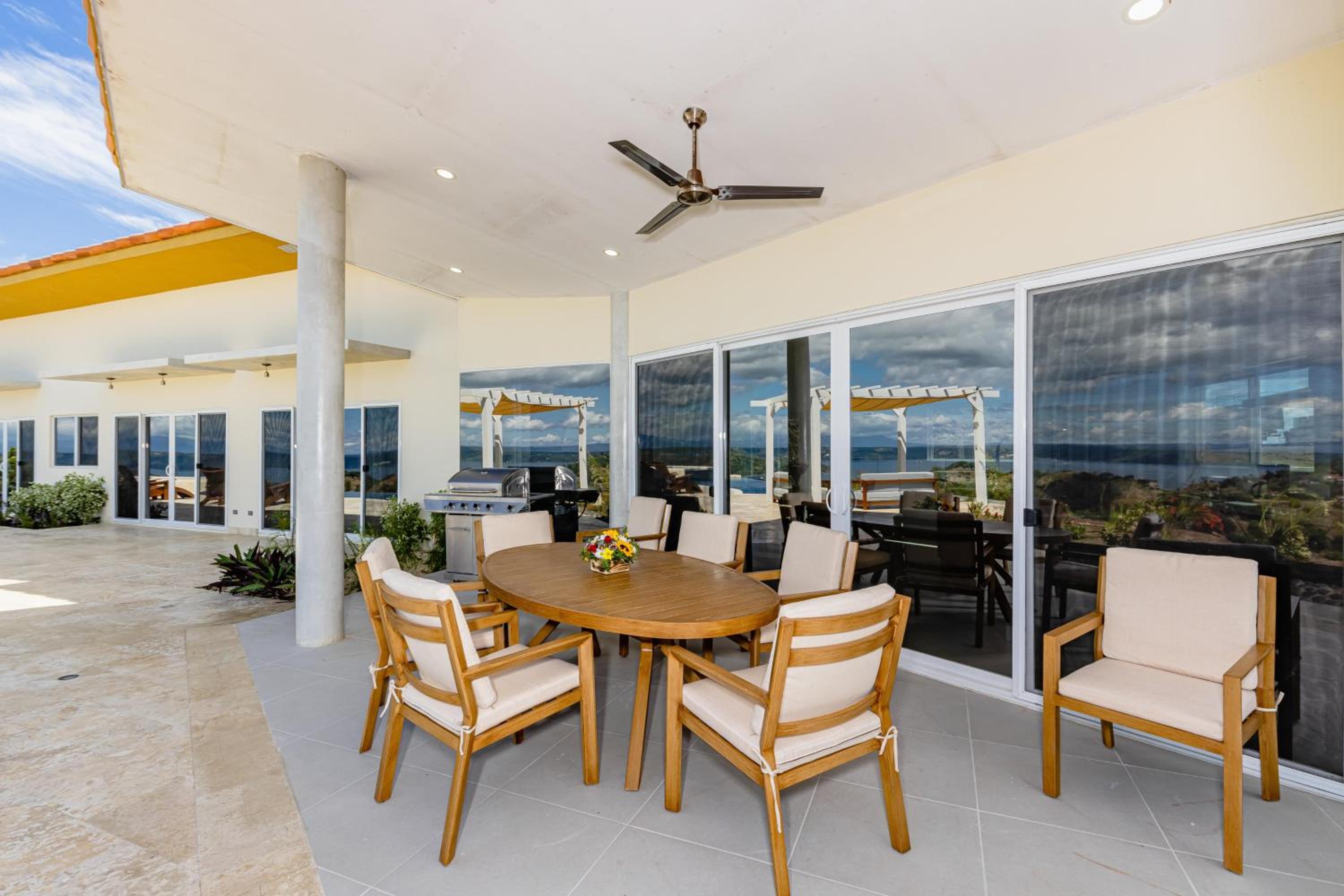 Casa Mulira Modern 4BR Ocean View Villa