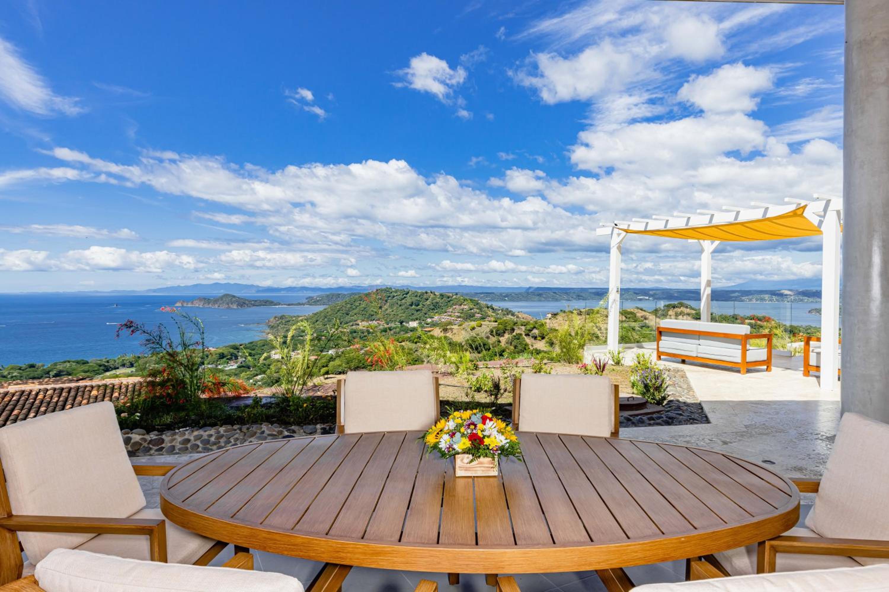 Casa Mulira Modern 4BR Ocean View Villa