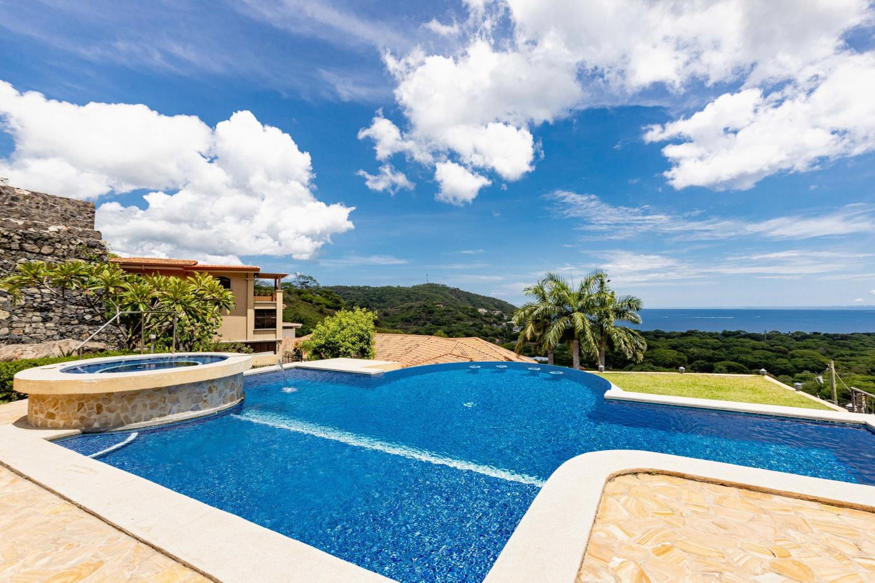 Casa Ilan Ilan Luxe 5br Villa Bay View