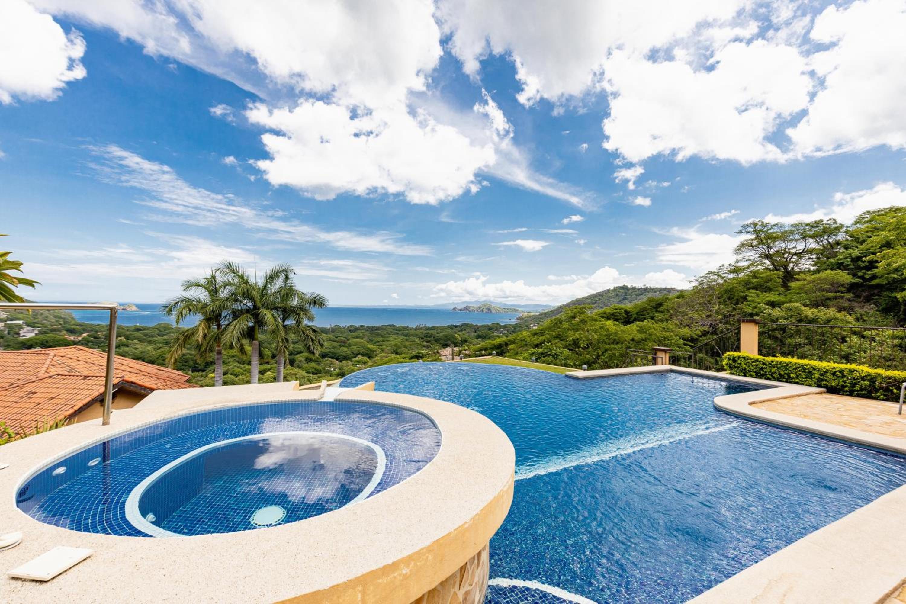 Casa Ilan Ilan Luxe 5br Villa Bay View