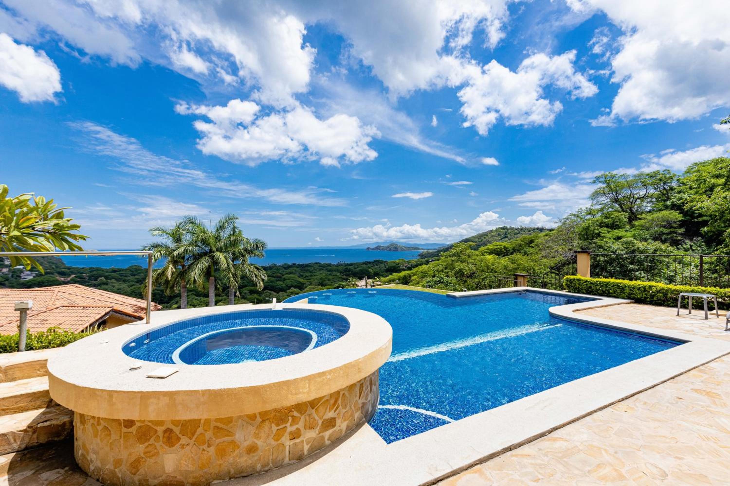 Casa Ilan Ilan Luxe 5br Villa Bay View